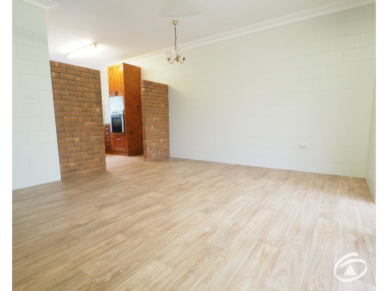 1/11 Mintaro Crescent, Woree QLD 4868