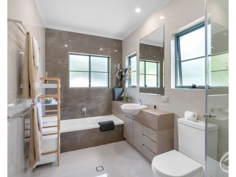 11 Green Avenue, Kewarra Beach QLD 4879