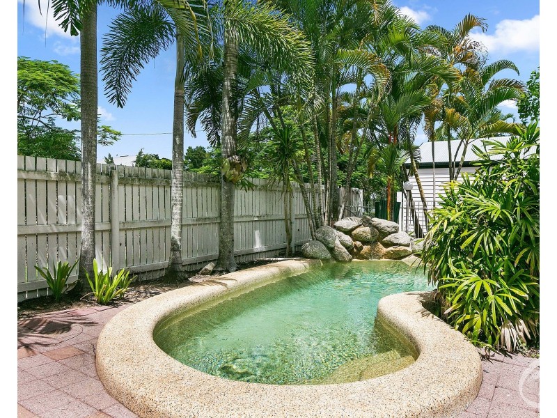 3/30 Charles Street, Cairns North QLD 4870