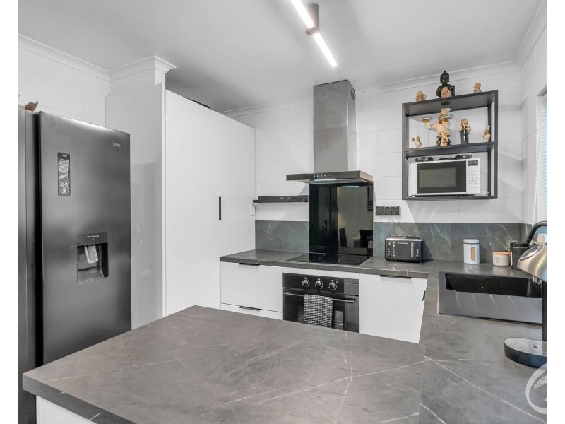 2/7 Rigg Street, Woree QLD 4868