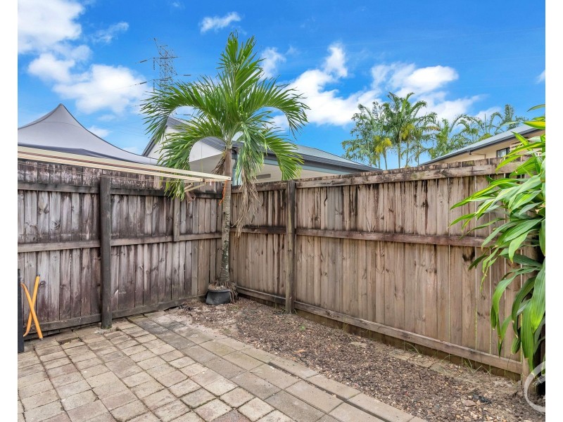 2/7 Rigg Street, Woree QLD 4868