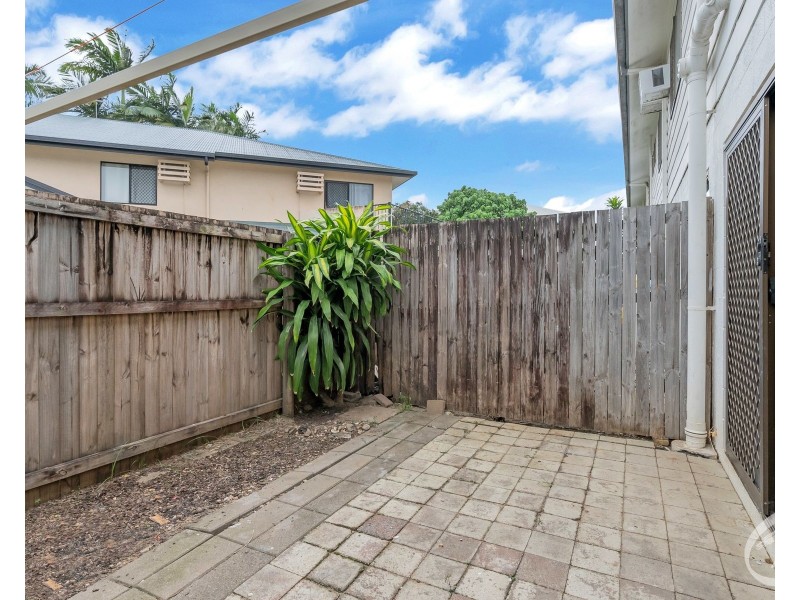 2/7 Rigg Street, Woree QLD 4868