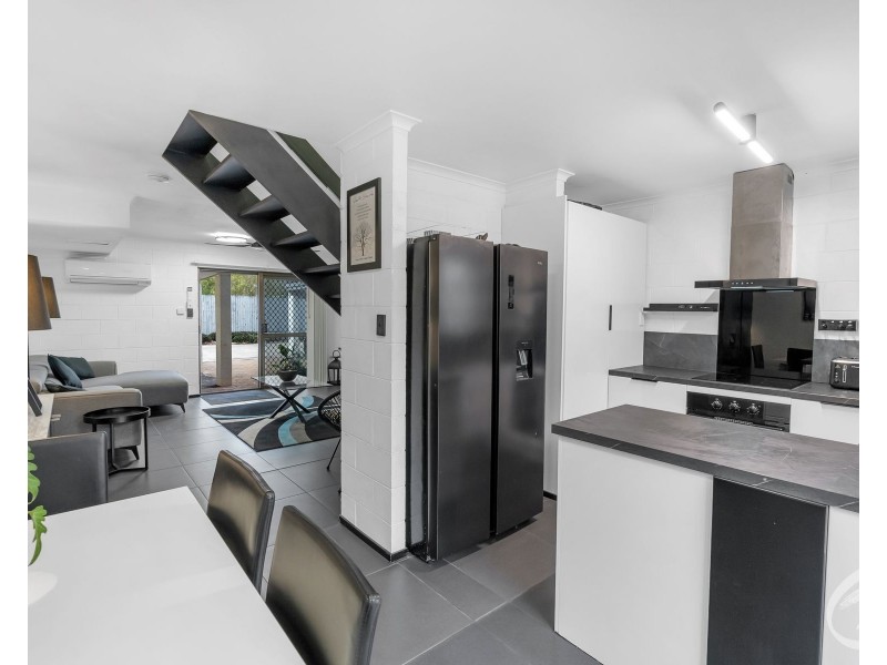 2/7 Rigg Street, Woree QLD 4868