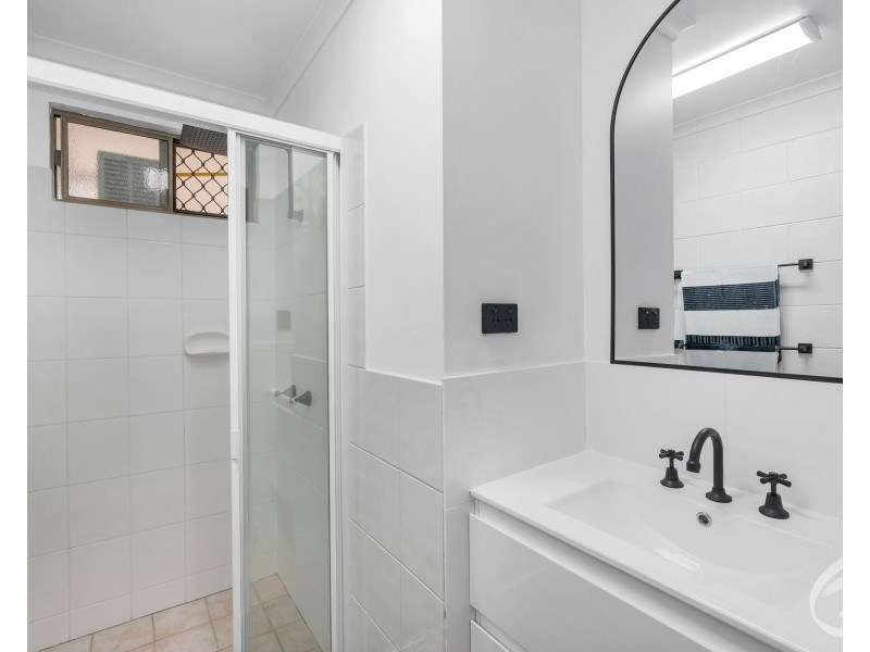 2/7 Rigg Street, Woree QLD 4868