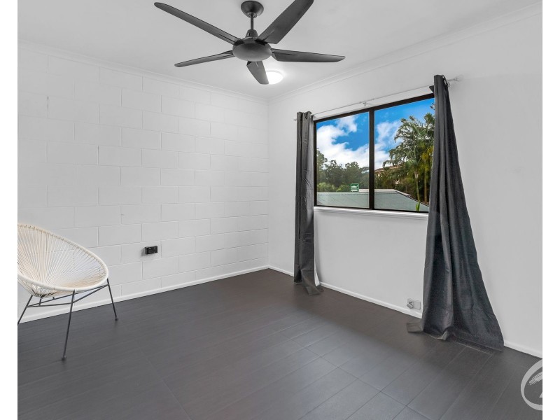 2/7 Rigg Street, Woree QLD 4868