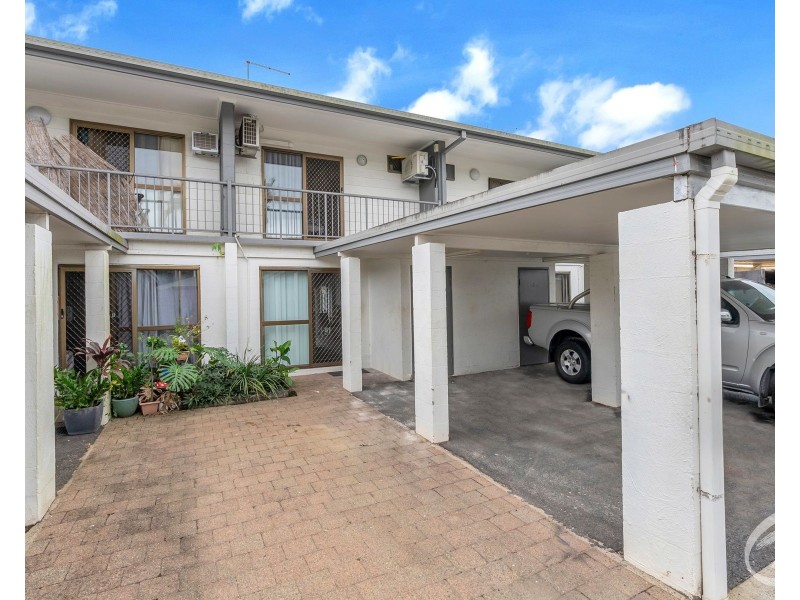 2/7 Rigg Street, Woree QLD 4868