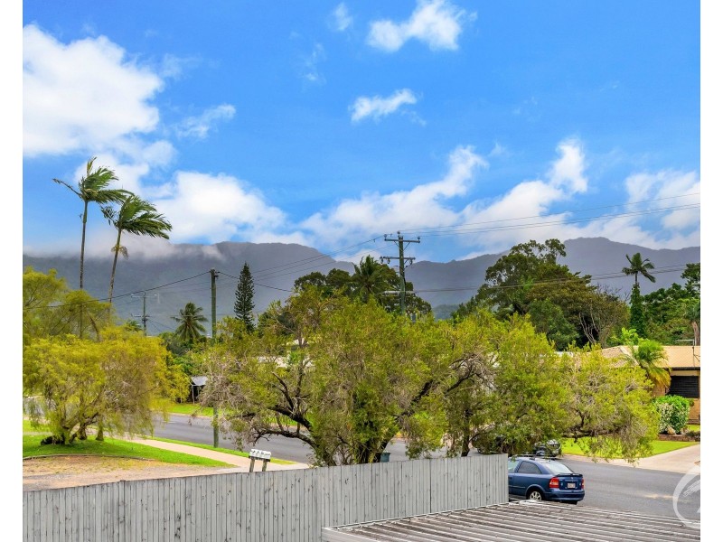 2/7 Rigg Street, Woree QLD 4868