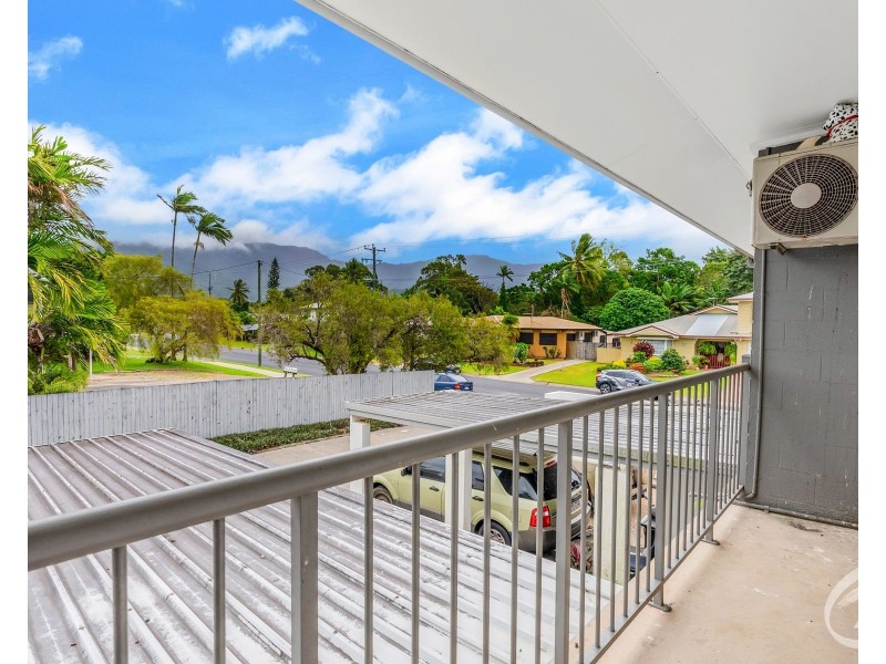 2/7 Rigg Street, Woree QLD 4868