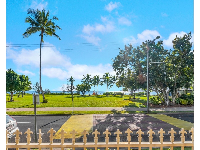 1/249-255 Esplanade, Cairns North QLD 4870