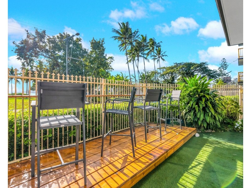 1/249-255 Esplanade, Cairns North QLD 4870