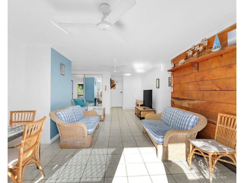 1/249-255 Esplanade, Cairns North QLD 4870