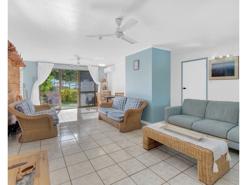 1/249-255 Esplanade, Cairns North QLD 4870