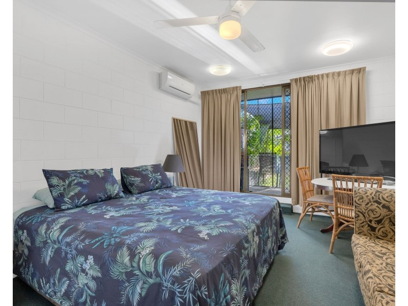 1/249-255 Esplanade, Cairns North QLD 4870
