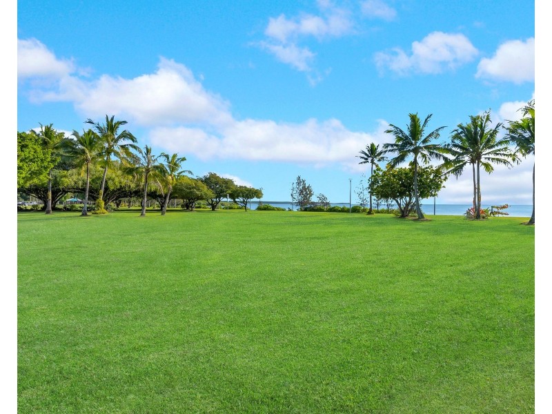 1/249-255 Esplanade, Cairns North QLD 4870