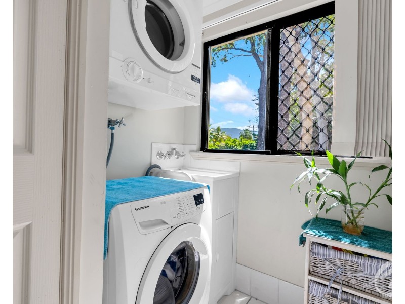 1/106 Moore Street, Trinity Beach QLD 4879