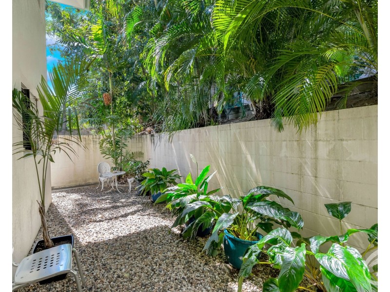 1/106 Moore Street, Trinity Beach QLD 4879