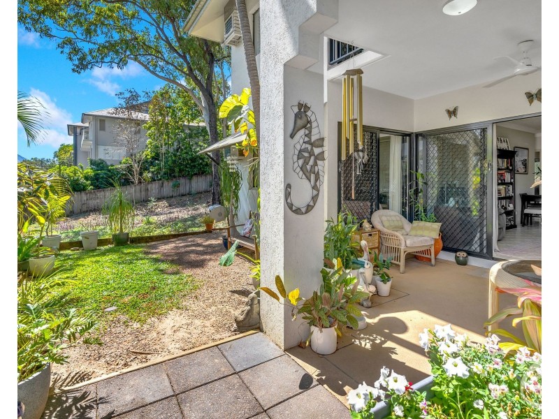 1/106 Moore Street, Trinity Beach QLD 4879