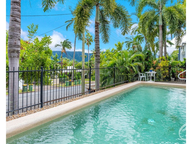 1/106 Moore Street, Trinity Beach QLD 4879