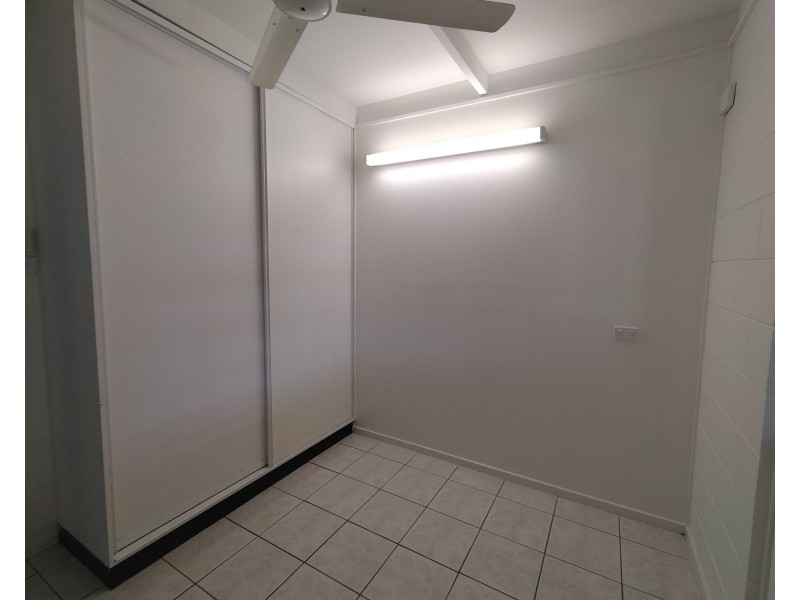 193 Mann Street, Westcourt QLD 4870