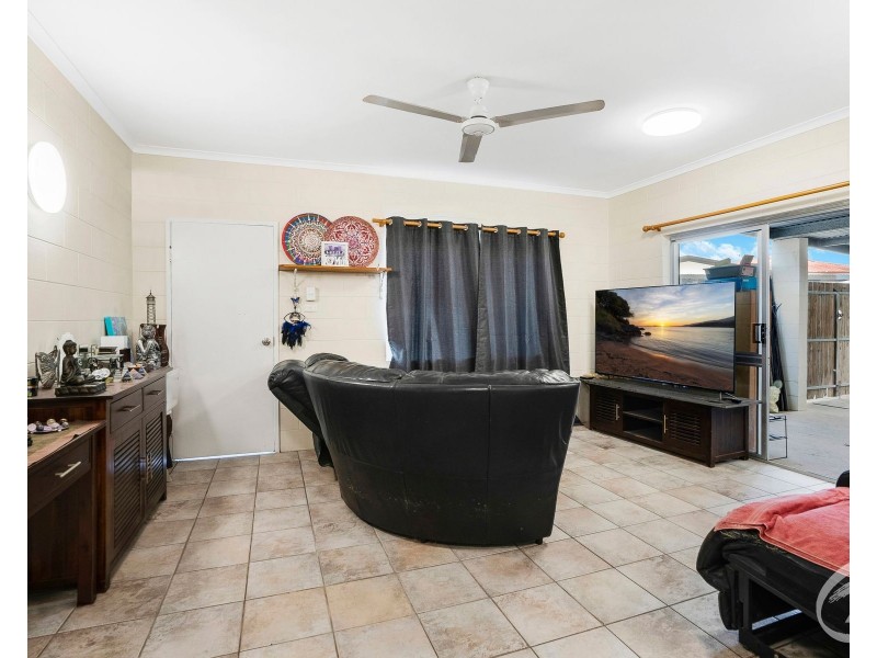 1/8 Denman Close, Manoora QLD 4870
