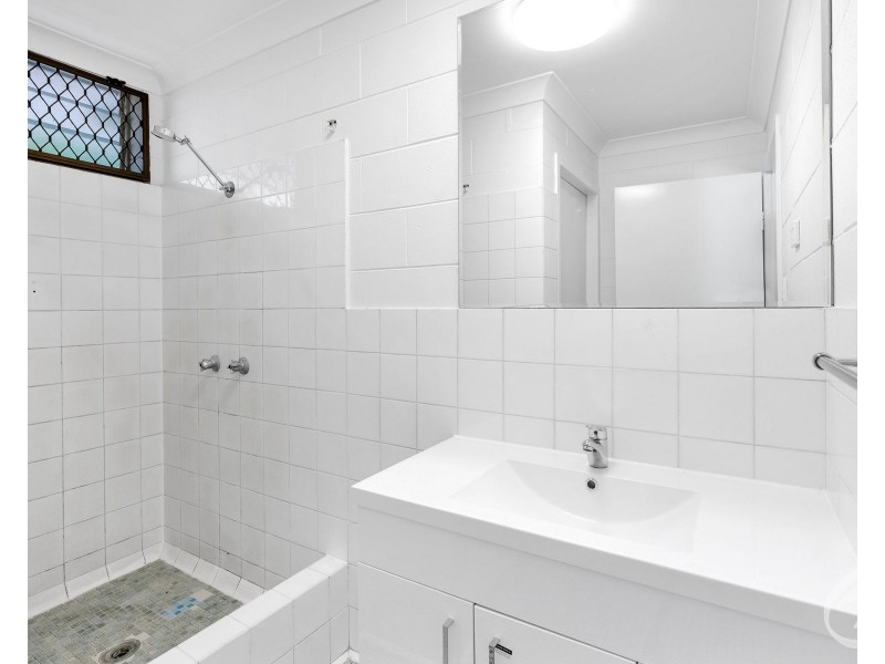8/18 Curtin Street, Westcourt QLD 4870