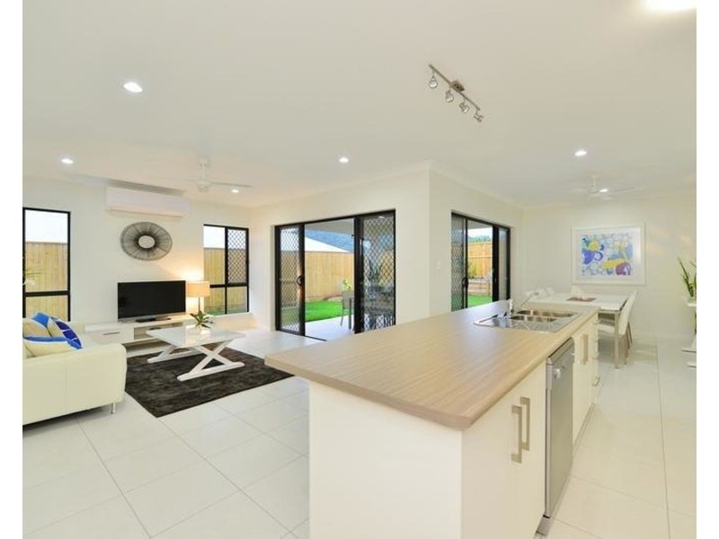 13 Laguna Avenue, Redlynch QLD 4870