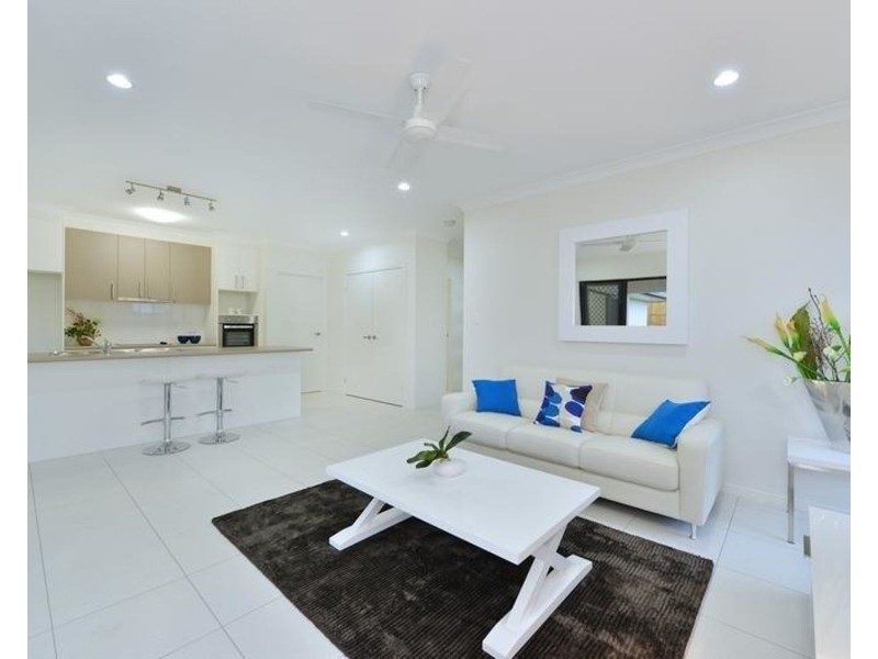 13 Laguna Avenue, Redlynch QLD 4870