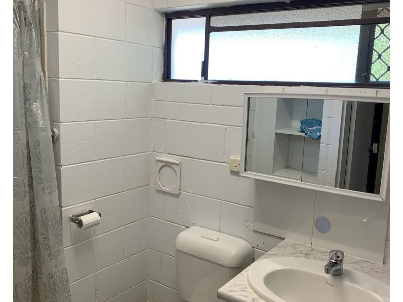 2/5-9 Fisk Street, Westcourt QLD 4870