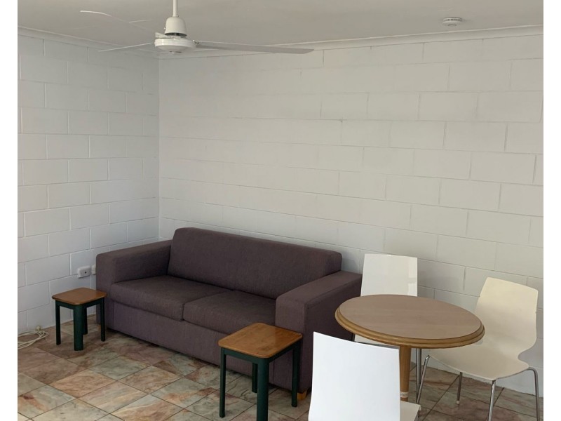 2/5-9 Fisk Street, Westcourt QLD 4870