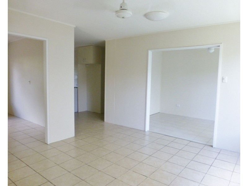 4/340 McLeod Street, Cairns North QLD 4870