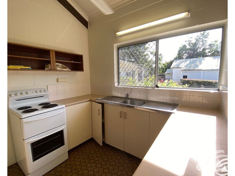 1/6 Crathern Close, Edge Hill QLD 4870