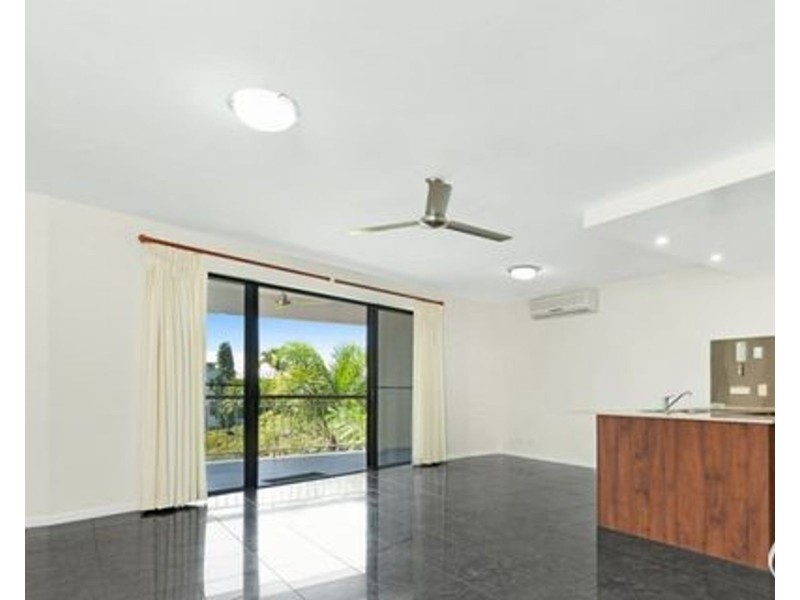 15/351 Lake Street, Cairns North QLD 4870