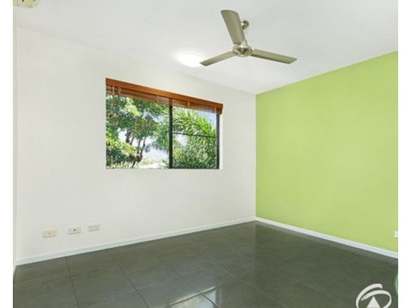 15/351 Lake Street, Cairns North QLD 4870