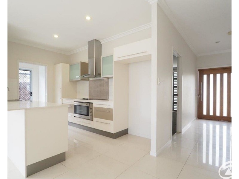 8 Icefire Quay, Trinity Park QLD 4879
