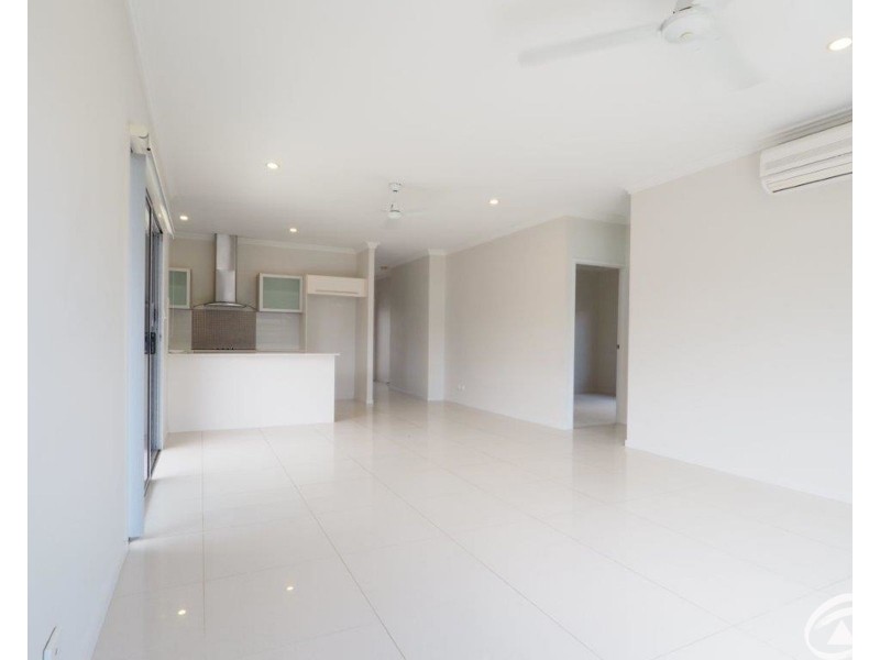 8 Icefire Quay, Trinity Park QLD 4879