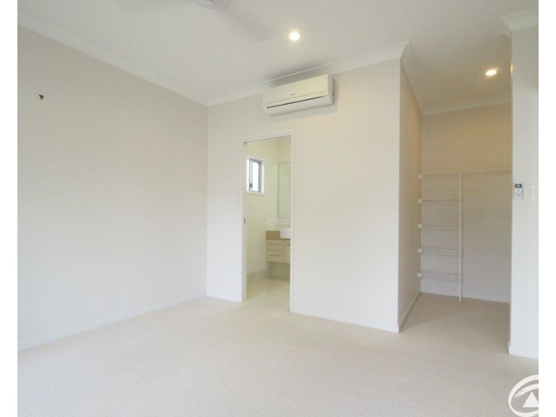8 Icefire Quay, Trinity Park QLD 4879