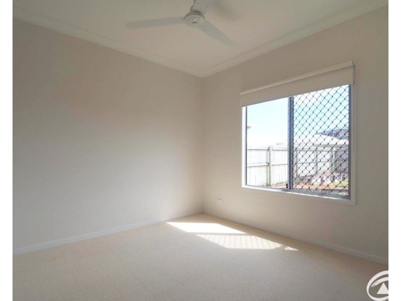 8 Icefire Quay, Trinity Park QLD 4879