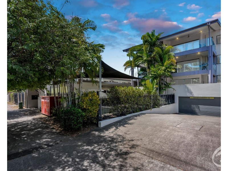 4/172 McLeod Street, Cairns North QLD 4870