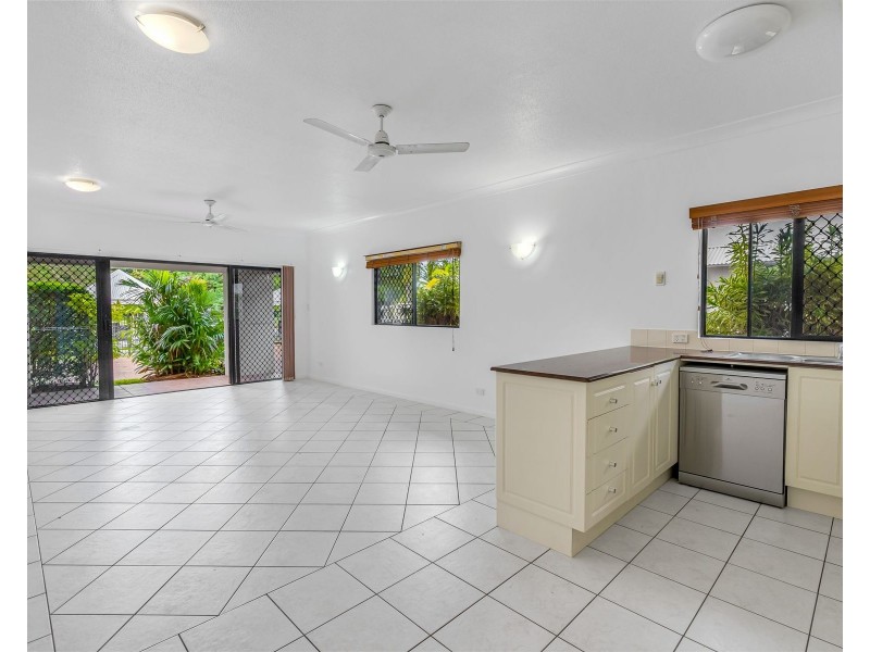 16/293-301 Esplanade, Cairns North QLD 4870