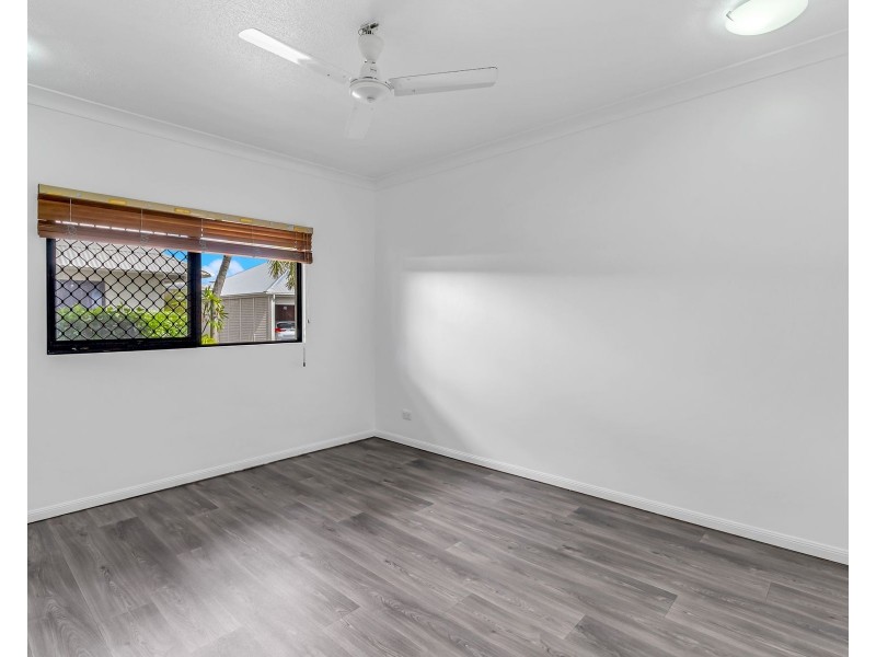 16/293-301 Esplanade, Cairns North QLD 4870