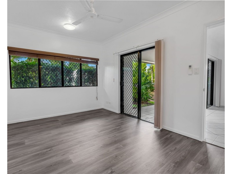 16/293-301 Esplanade, Cairns North QLD 4870