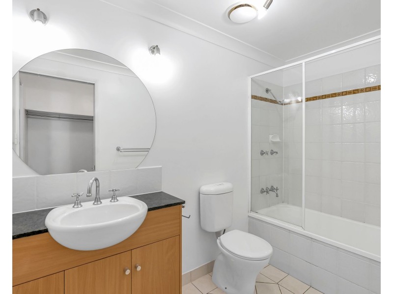 16/293-301 Esplanade, Cairns North QLD 4870