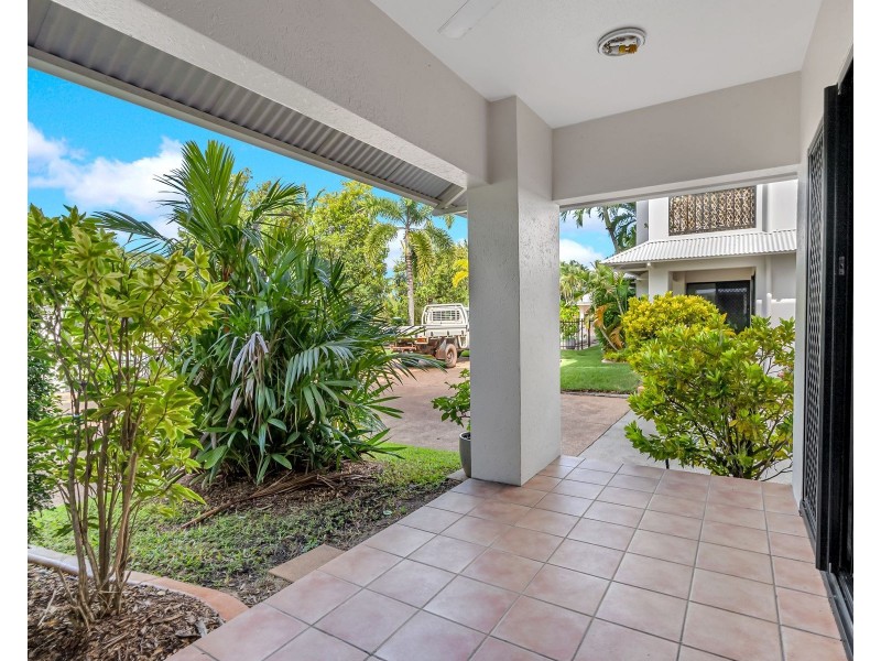 16/293-301 Esplanade, Cairns North QLD 4870