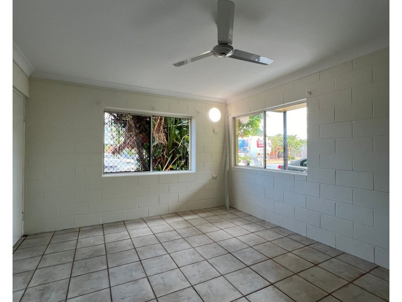 1/83 Mann Street, Westcourt QLD 4870