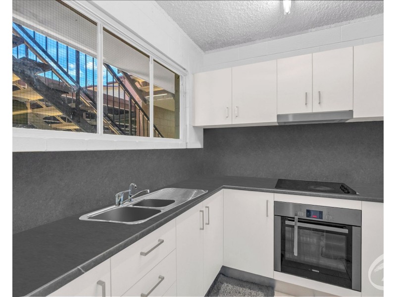 3/173-179 Mayers Street, Manoora QLD 4870