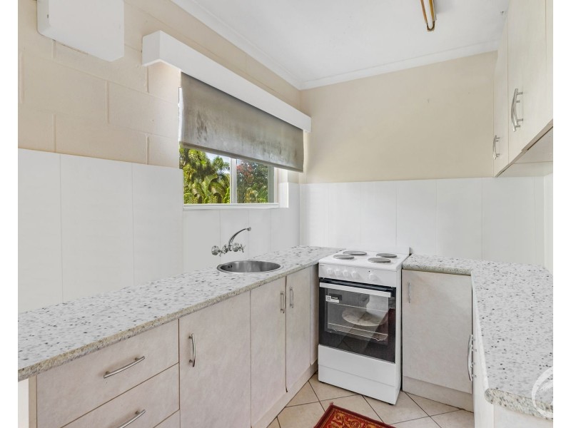 2/9-11 Bouganvillea Street, Holloways Beach QLD 4878