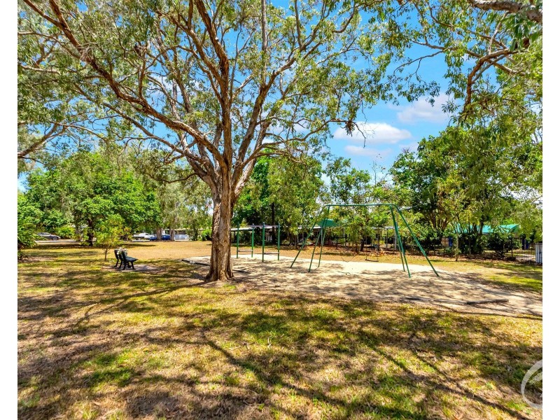 2/9-11 Bouganvillea Street, Holloways Beach QLD 4878
