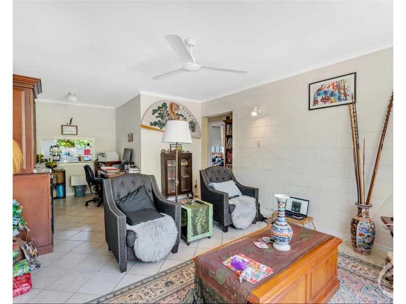 2/9-11 Bouganvillea Street, Holloways Beach QLD 4878