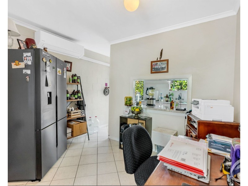 2/9-11 Bouganvillea Street, Holloways Beach QLD 4878