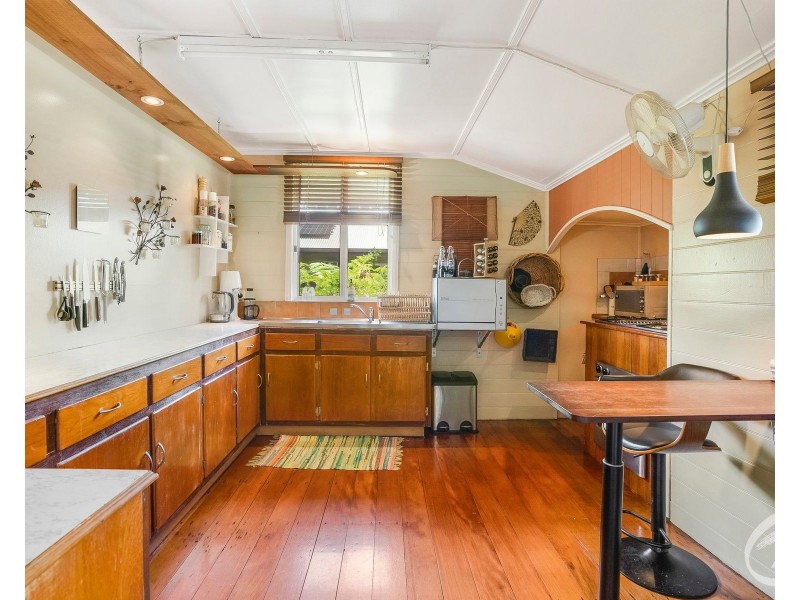 18-20 Ascot Avenue, Westcourt QLD 4870